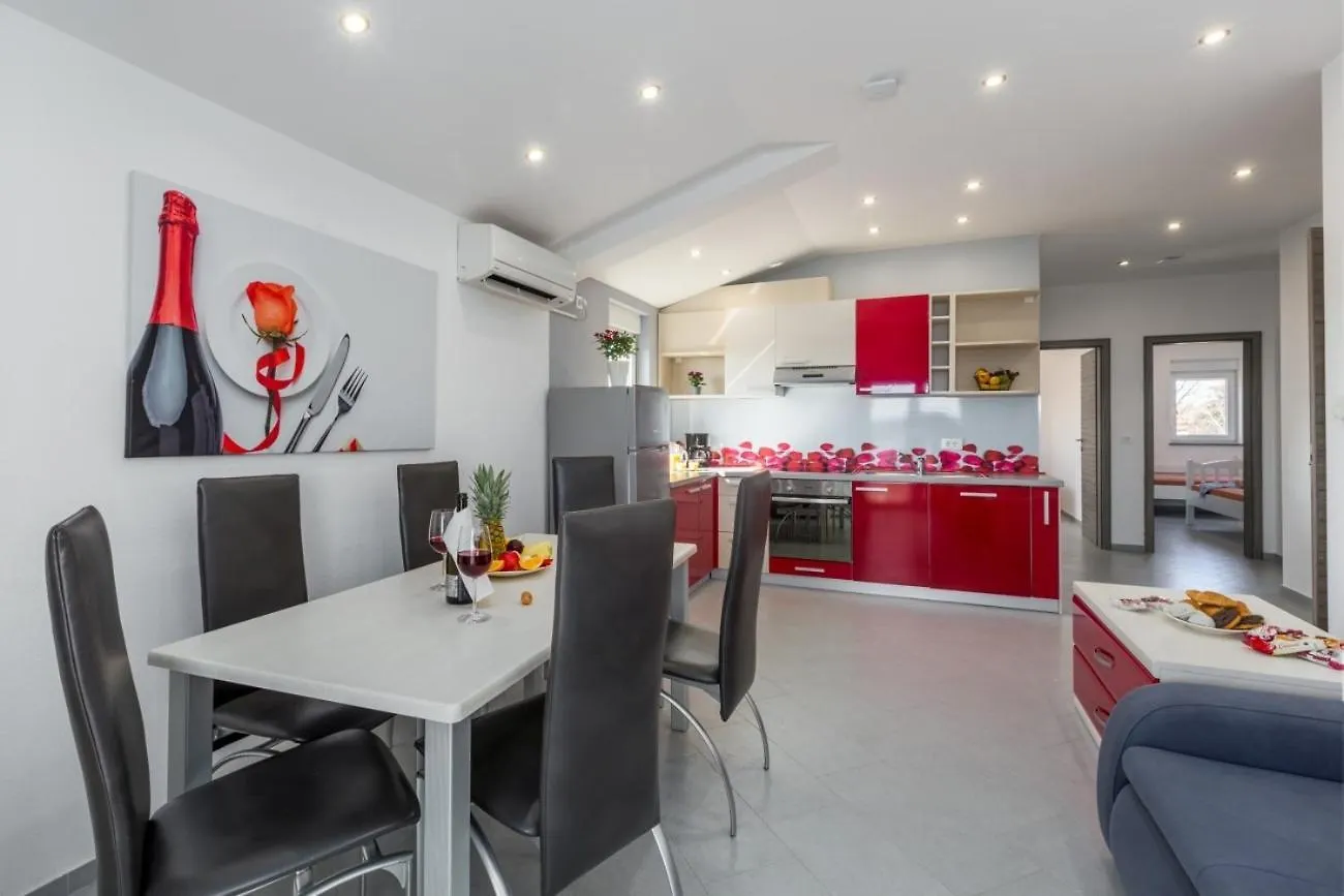 Villa Vita Apartments & Studios With Common Pool Valbandon Croatia