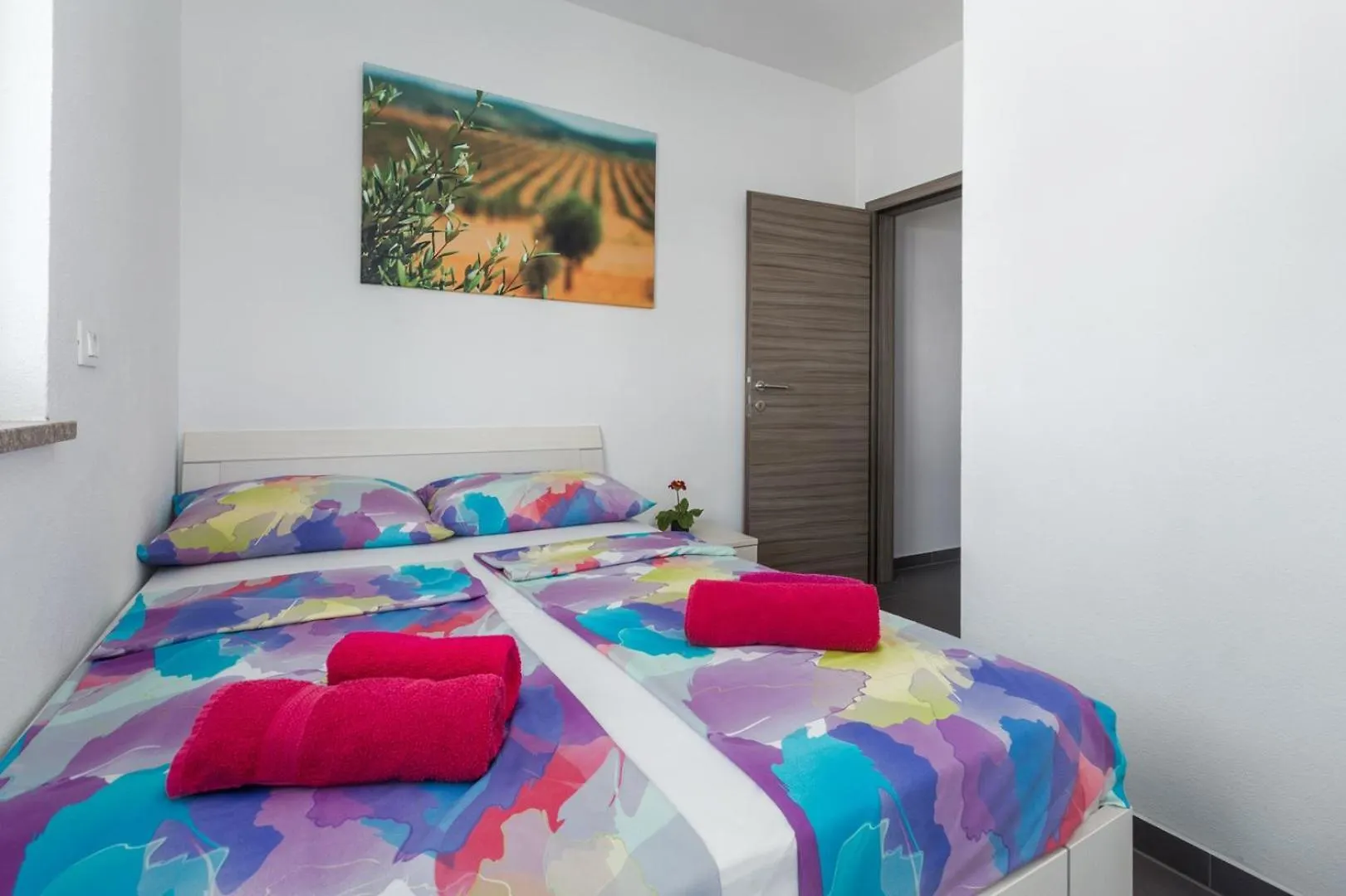 Villa Vita Apartments & Studios With Common Pool Valbandon Guest house