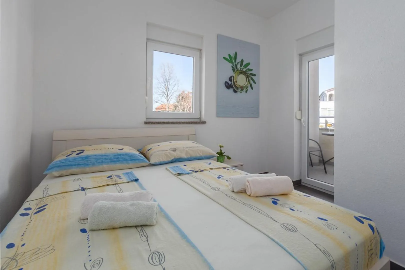 Villa Vita Apartments & Studios With Common Pool Valbandon 0*,