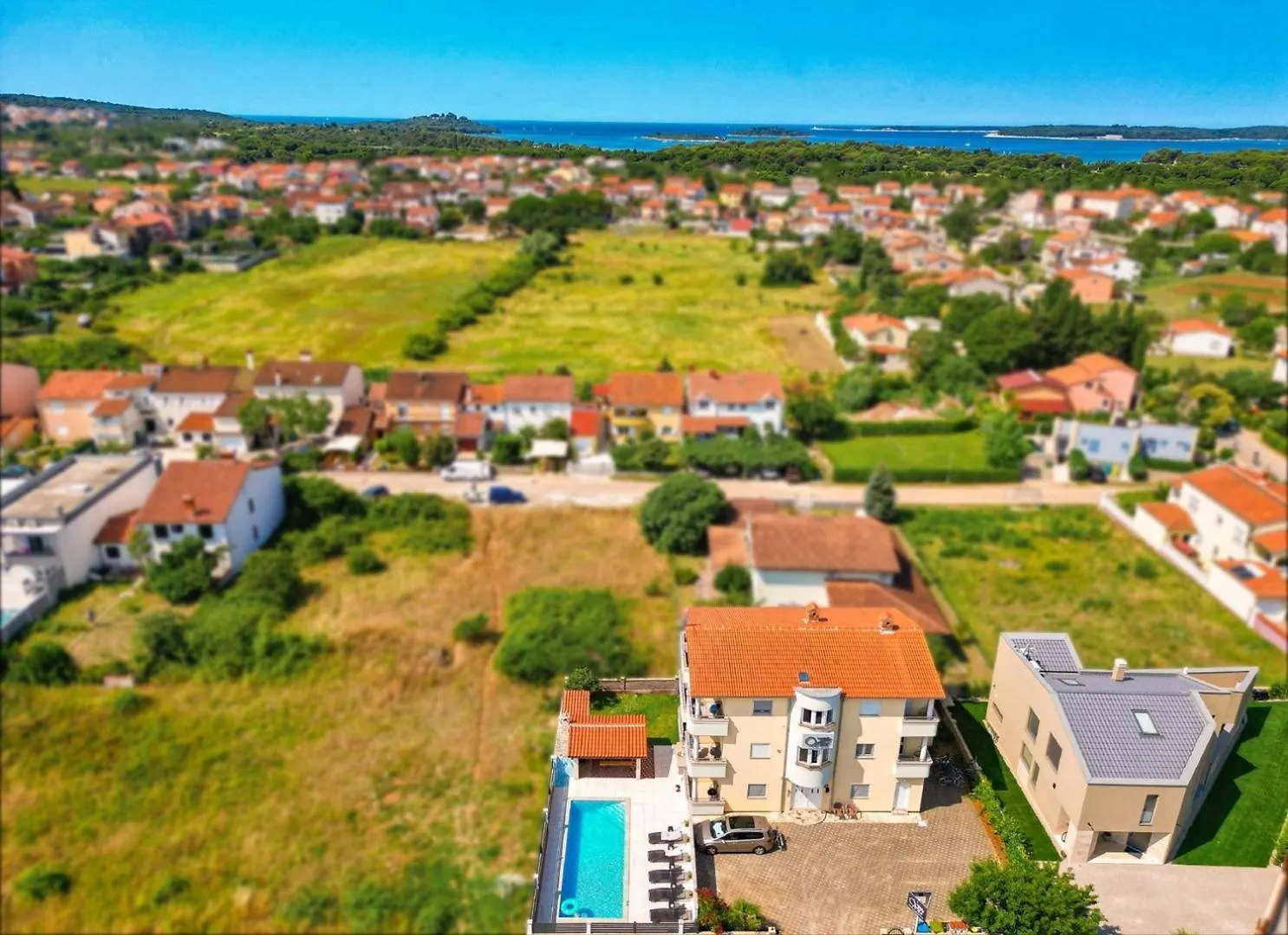 Πανσιόν Villa Vita Apartments & Studios With Common Pool Valbandon