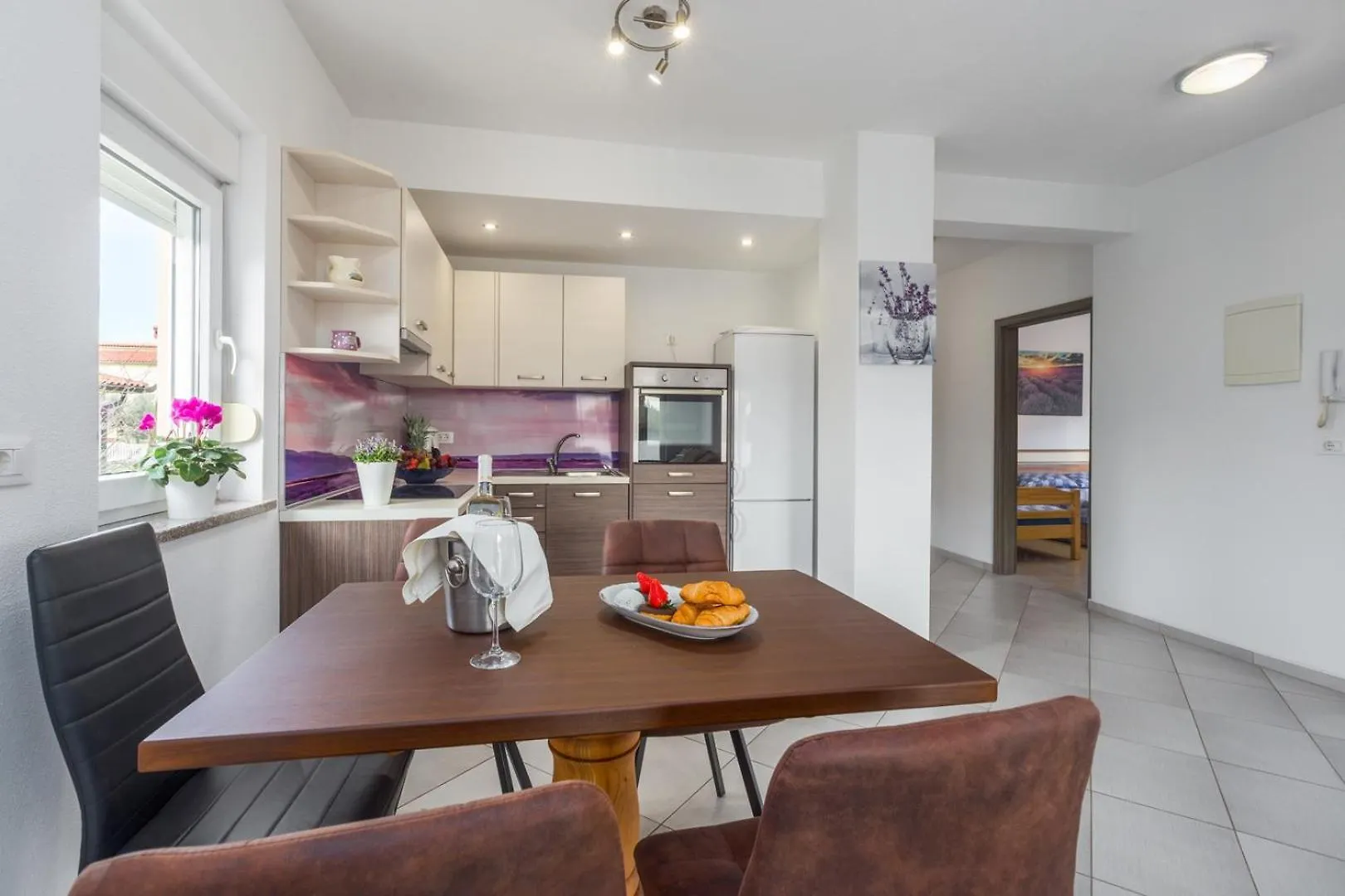 Villa Vita Apartments & Studios With Common Pool Valbandon Guest house