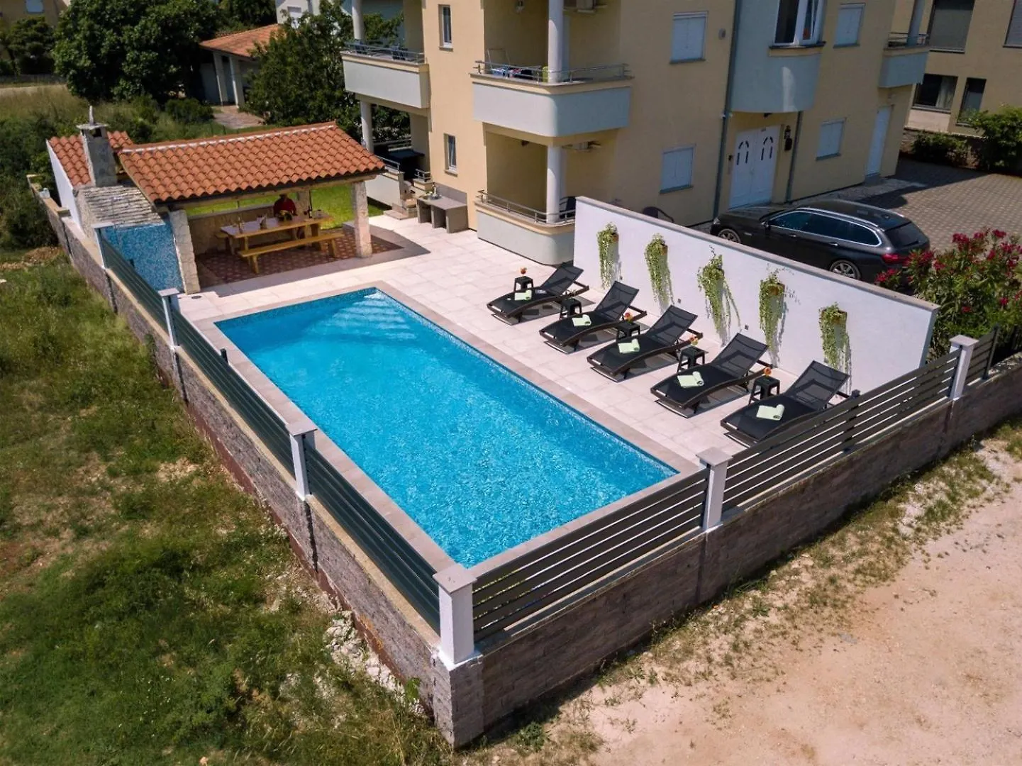 Villa Vita Apartments & Studios With Common Pool Valbandon Pensionat