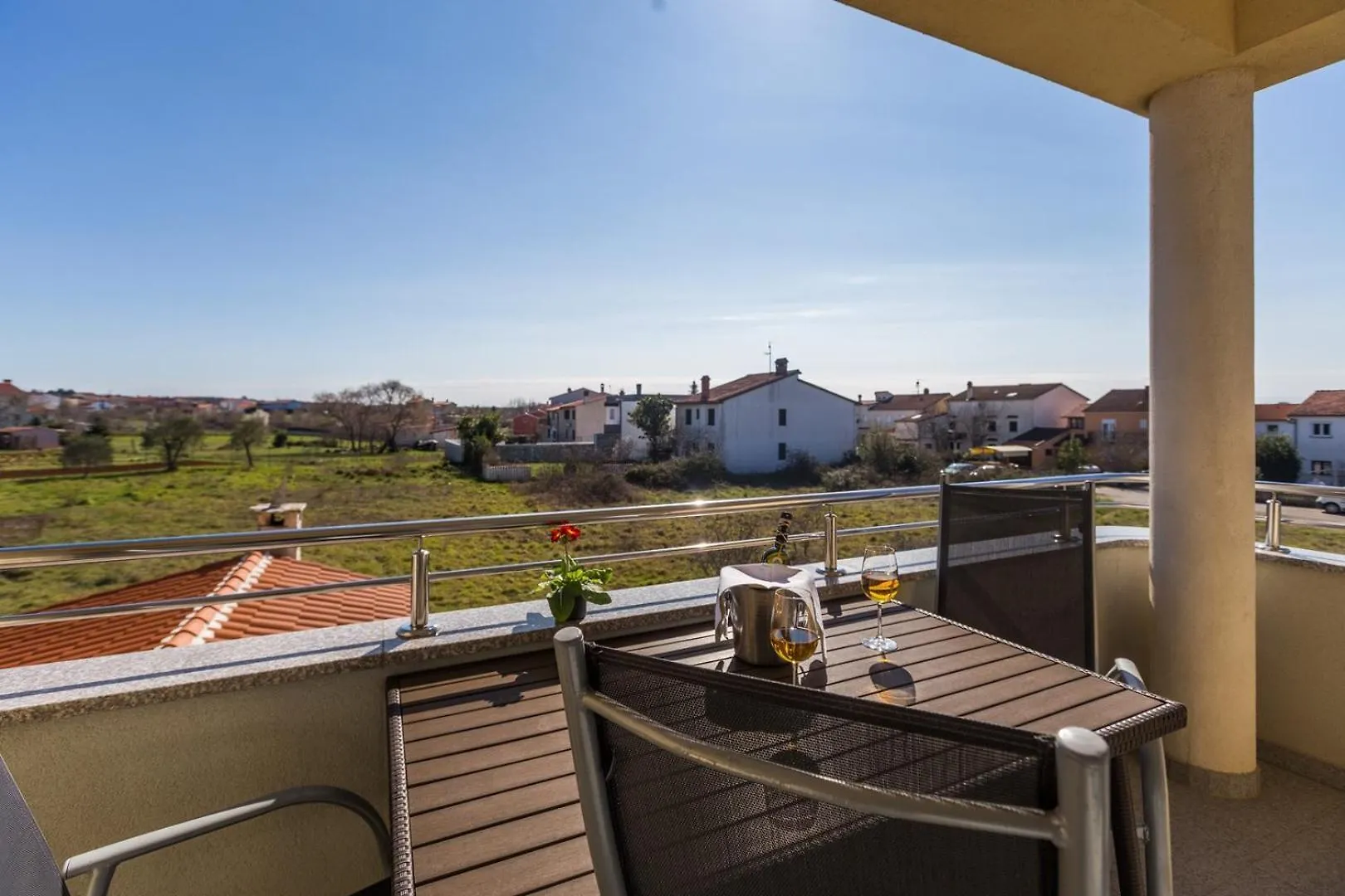 Villa Vita Apartments & Studios With Common Pool Valbandon Pensionat