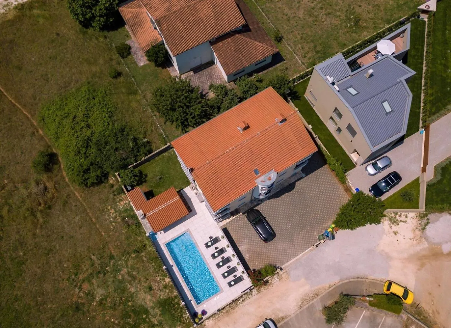 Villa Vita Apartments & Studios With Common Pool Valbandon 0*,